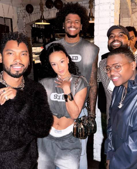 科尔：不清楚巴特勒的具体伤情，训练师告诉我他下半场不会上（科尔：尚不清楚巴特勒伤情细节，队医已告知其缺席下半场）