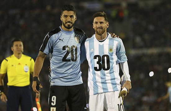 老佛爷：皇马永远属于俱乐部的10万会员，要确保下个百年不变（佩雷斯：皇马始终属于俱乐部的十万名会员，必须确保未来百年不变）