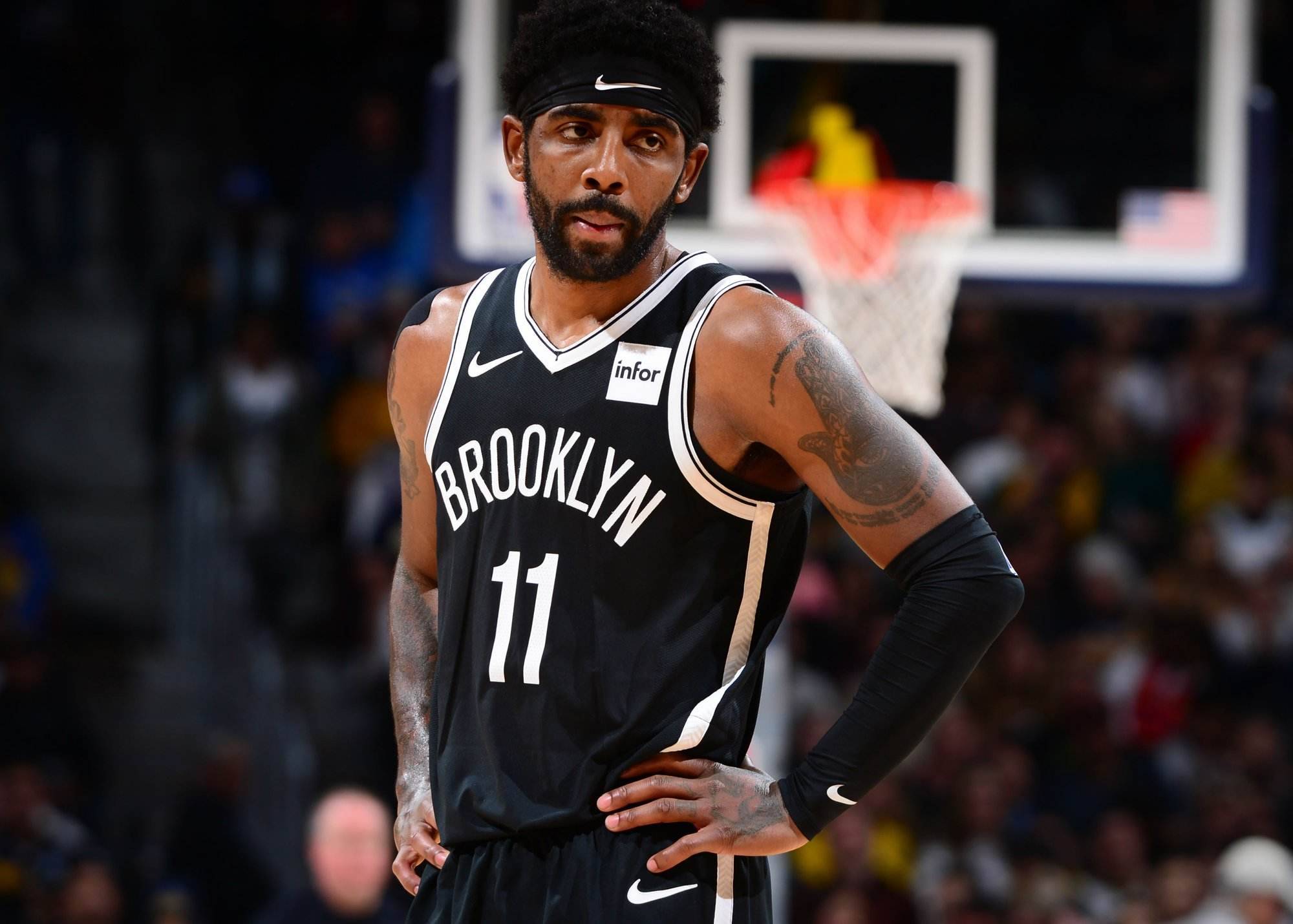 苏群：圣诞收官战最精彩 那个挑战如果让跳球 华子也许不会失控（苏群：圣诞压轴战最精彩 若改判跳球华子或不至失控）