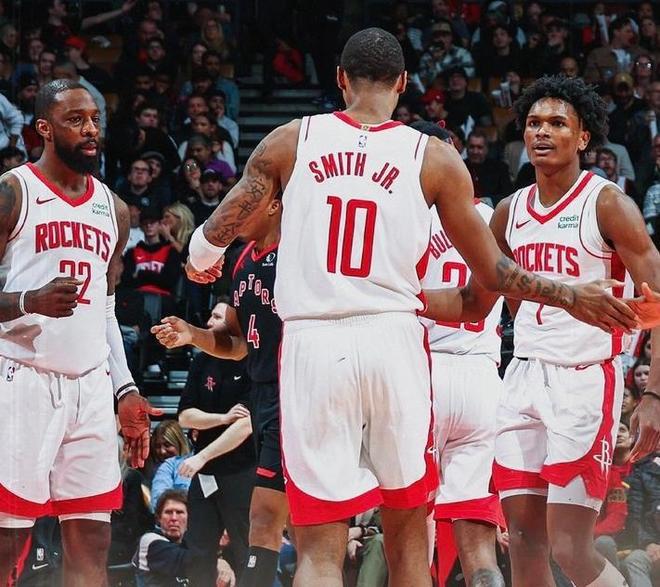 佩工：皮球先打在球员身上再弹到手上，裁判硬造了一个点球（佩工：球先中身体再碰手臂，主裁强行判点球）