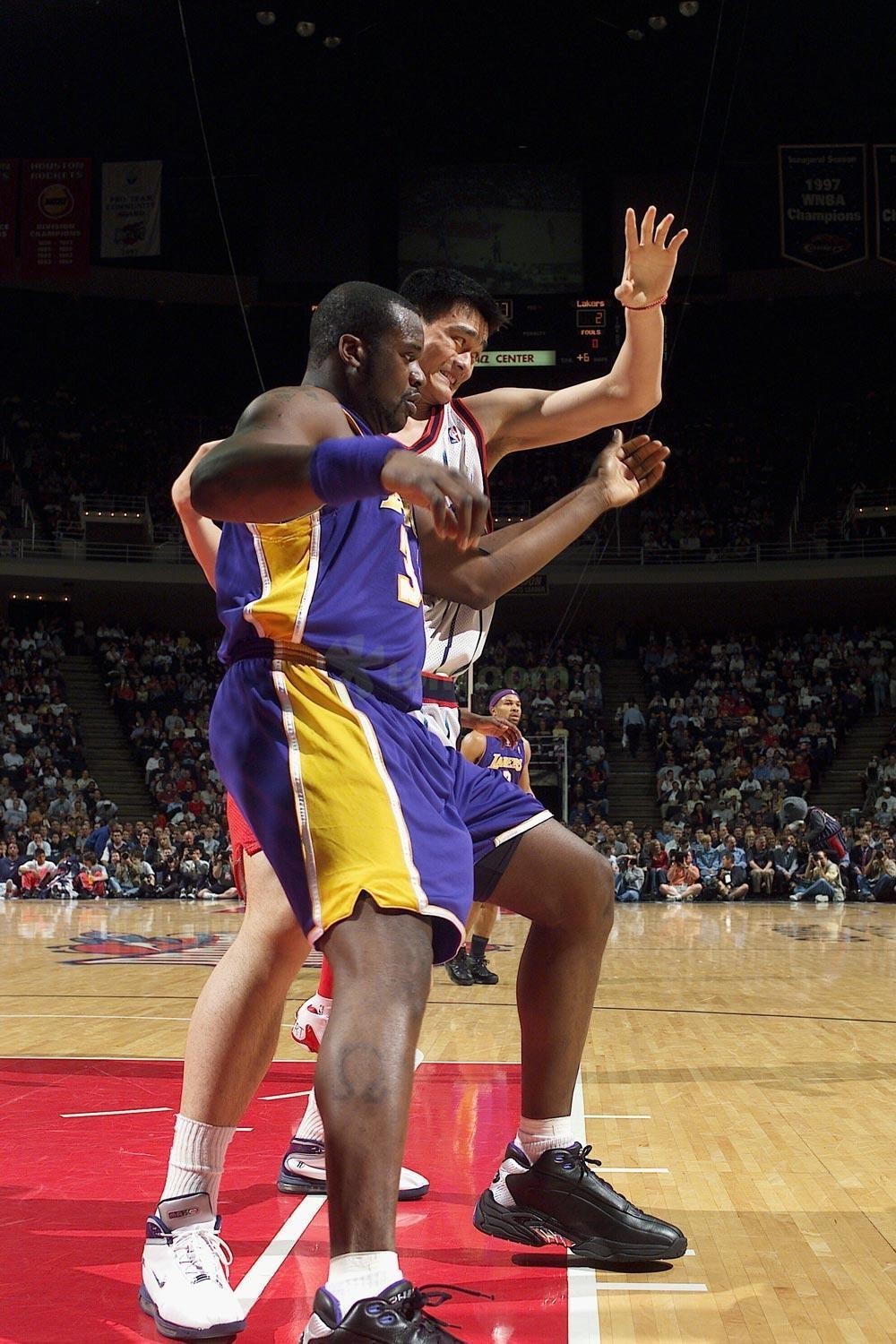 法媒：加扎尔在没资格的情况下代表里昂出战欧联被欧足联调查（法媒称欧足联立案调查：加扎尔疑无资格仍为里昂出战欧联）