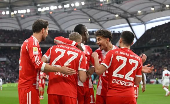 英超15轮阿森纳1-2负维拉仍居榜首，曼城3-0胜桑德兰紧追（英超第15轮：阿森纳1-2不敌维拉仍领跑，曼城3-0胜桑德兰紧追其后）