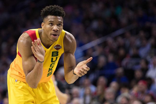 球迷看得手心冒汗（心跳时刻，球迷直捏一把汗）