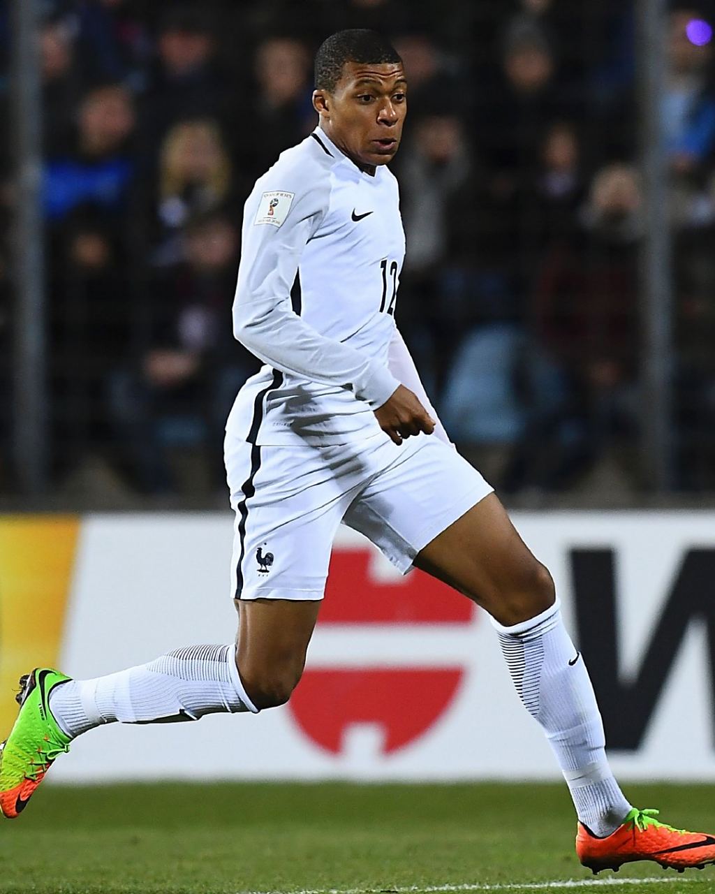 记者：森林穆里略、津琴科等多名伤员进入欧联名单，有望复出（记者：森林后卫穆里略、津琴科等多名伤员入列欧联名单，复出在望）